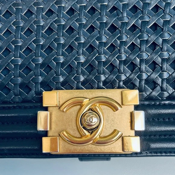 Chanel Navy and Gold woven boy bag with COA and full inclusion - Picture 3 of 15